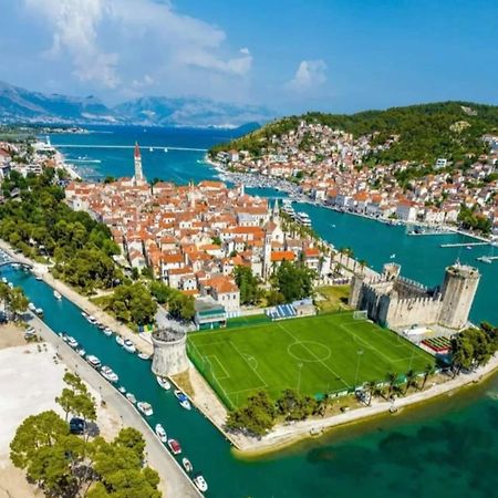 Apartman Sparky Hotell Trogir Exteriör bild