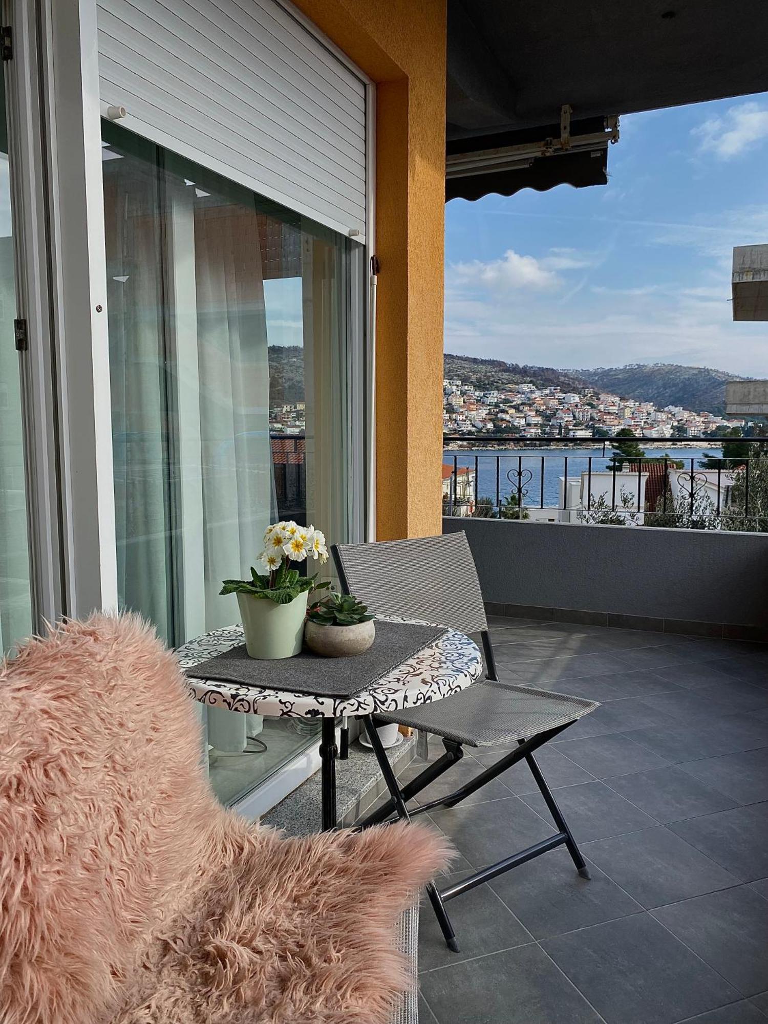 Apartman Sparky Hotell Trogir Exteriör bild