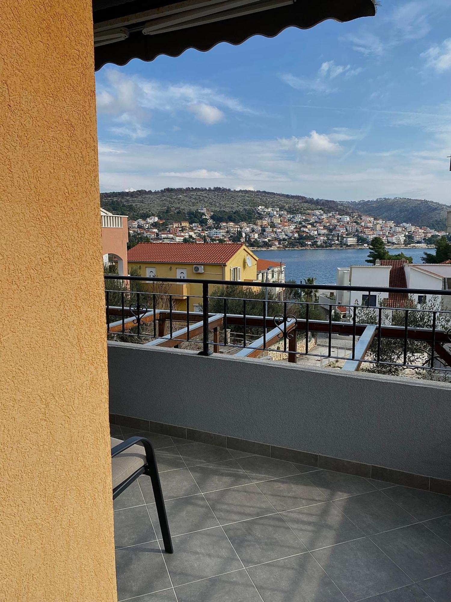 Apartman Sparky Hotell Trogir Exteriör bild