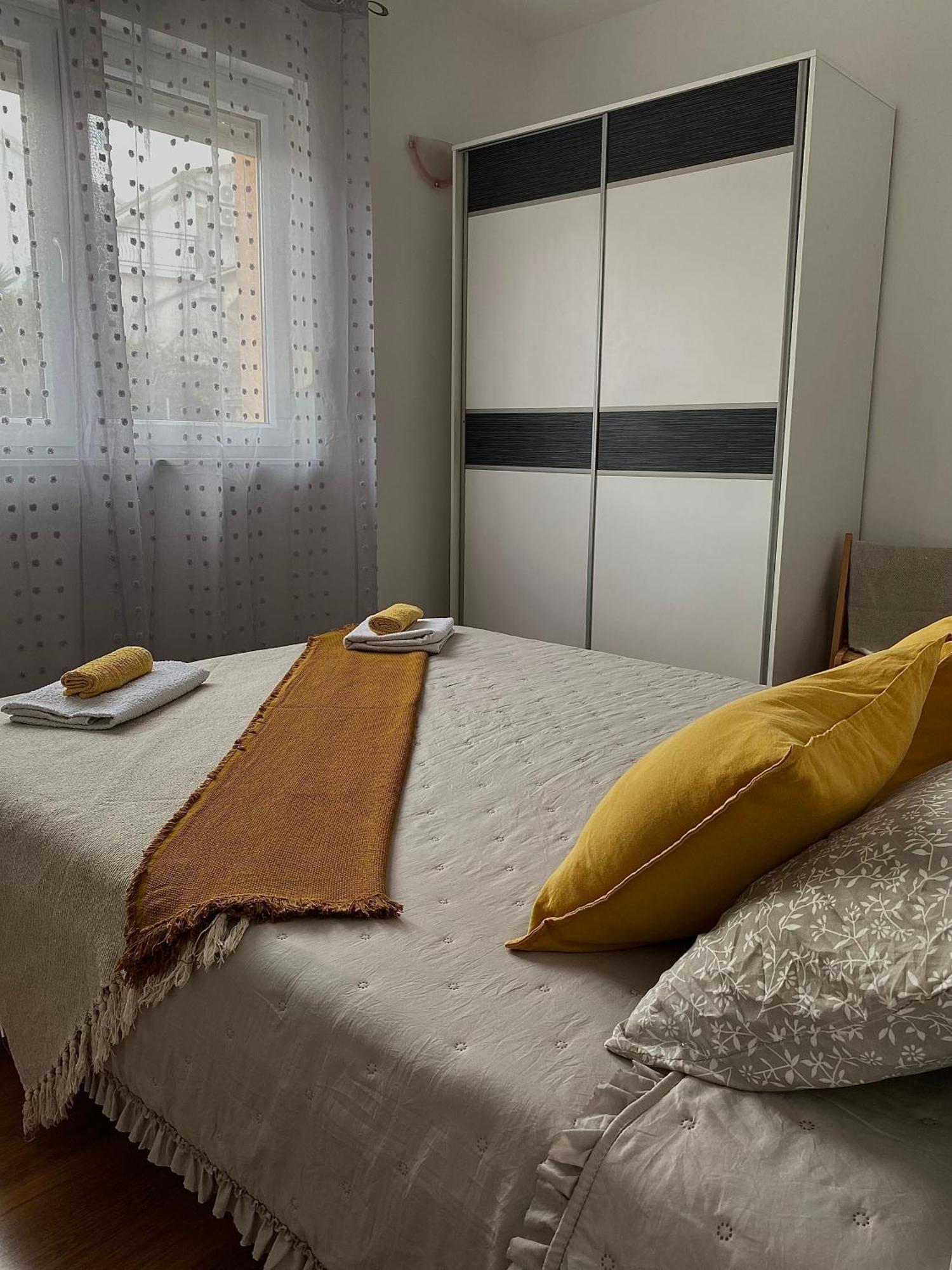 Apartman Sparky Hotell Trogir Exteriör bild